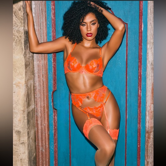 BRITT
ORANGE BRA - Picture 5 of 13